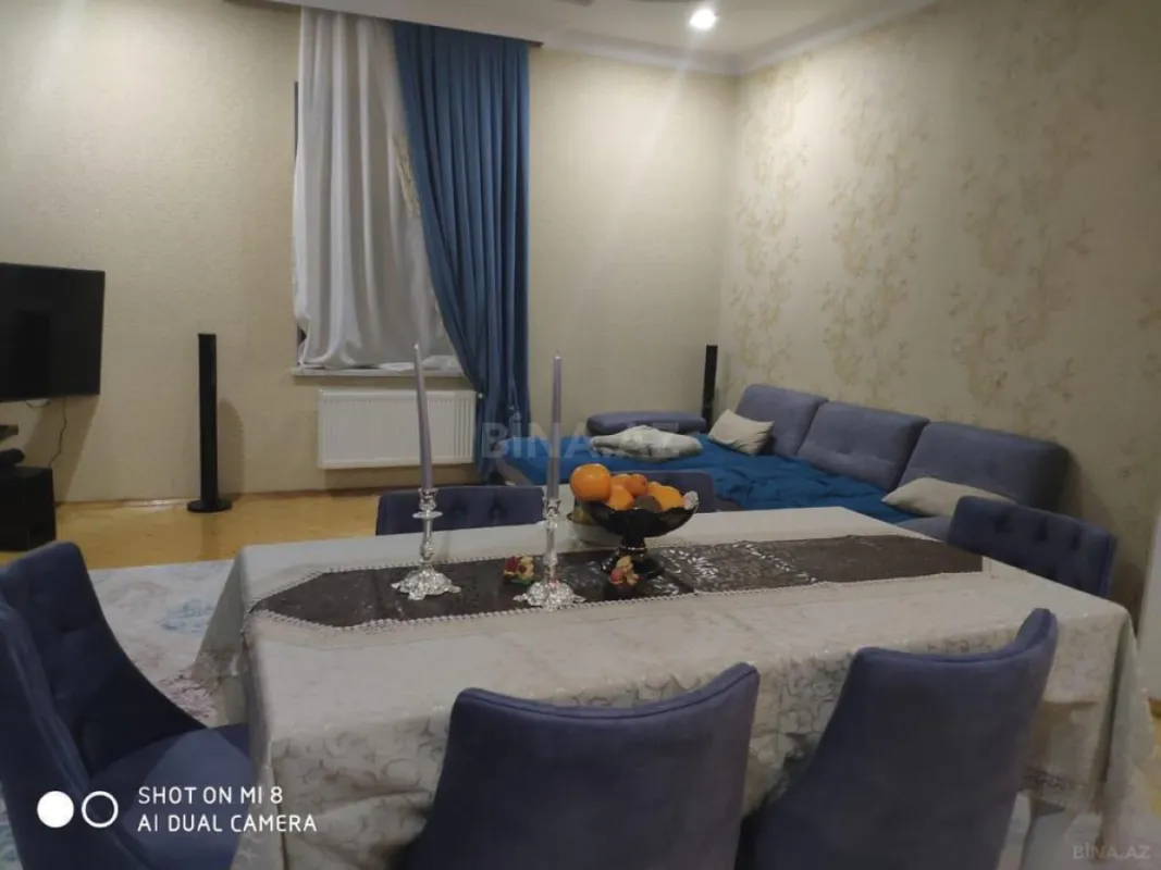 Satılır 5 otaqlı həyət evi 383 m²