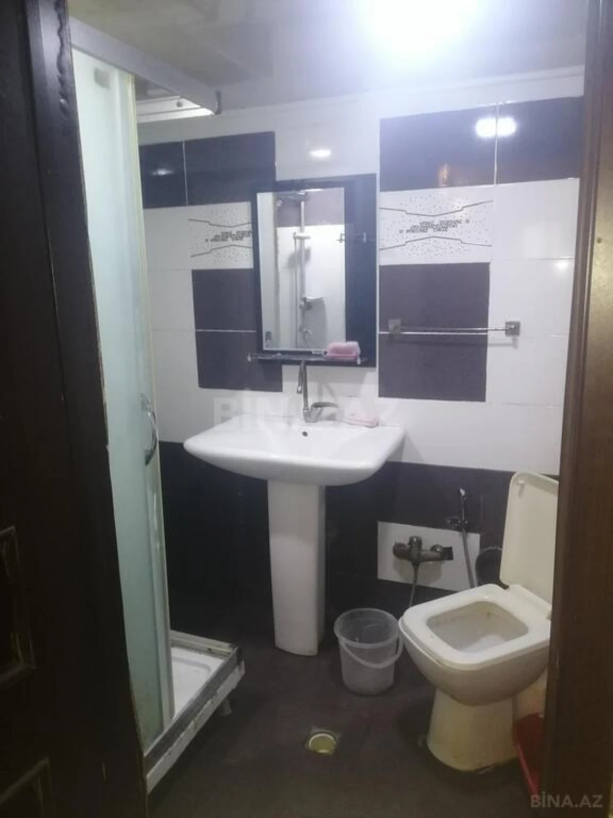 Satılır 3 otaqlı mənzil 107 m²