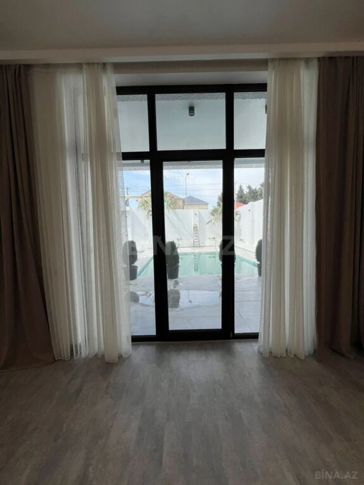 Kirayə verilir 4 otaqlı həyət evi 220 m²