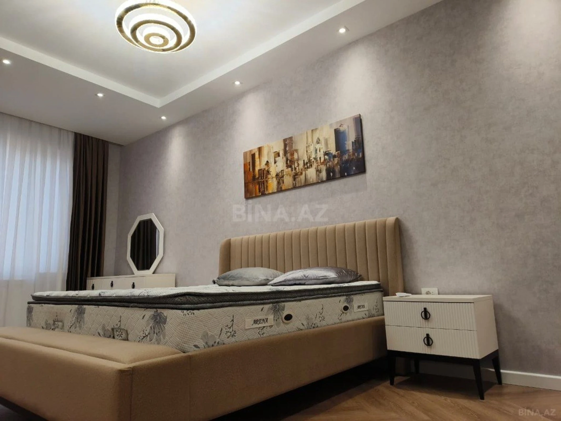 Kirayə verilir 3 otaqlı mənzil 118 m²