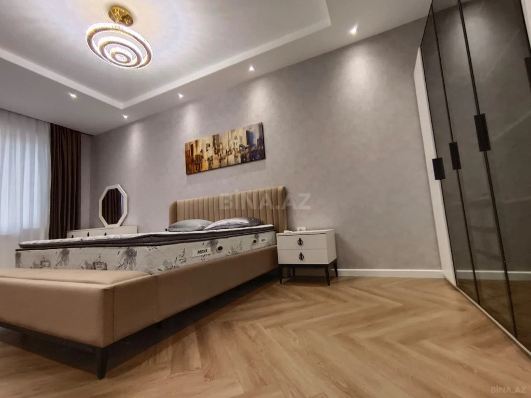 Kirayə verilir 3 otaqlı mənzil 118 m²