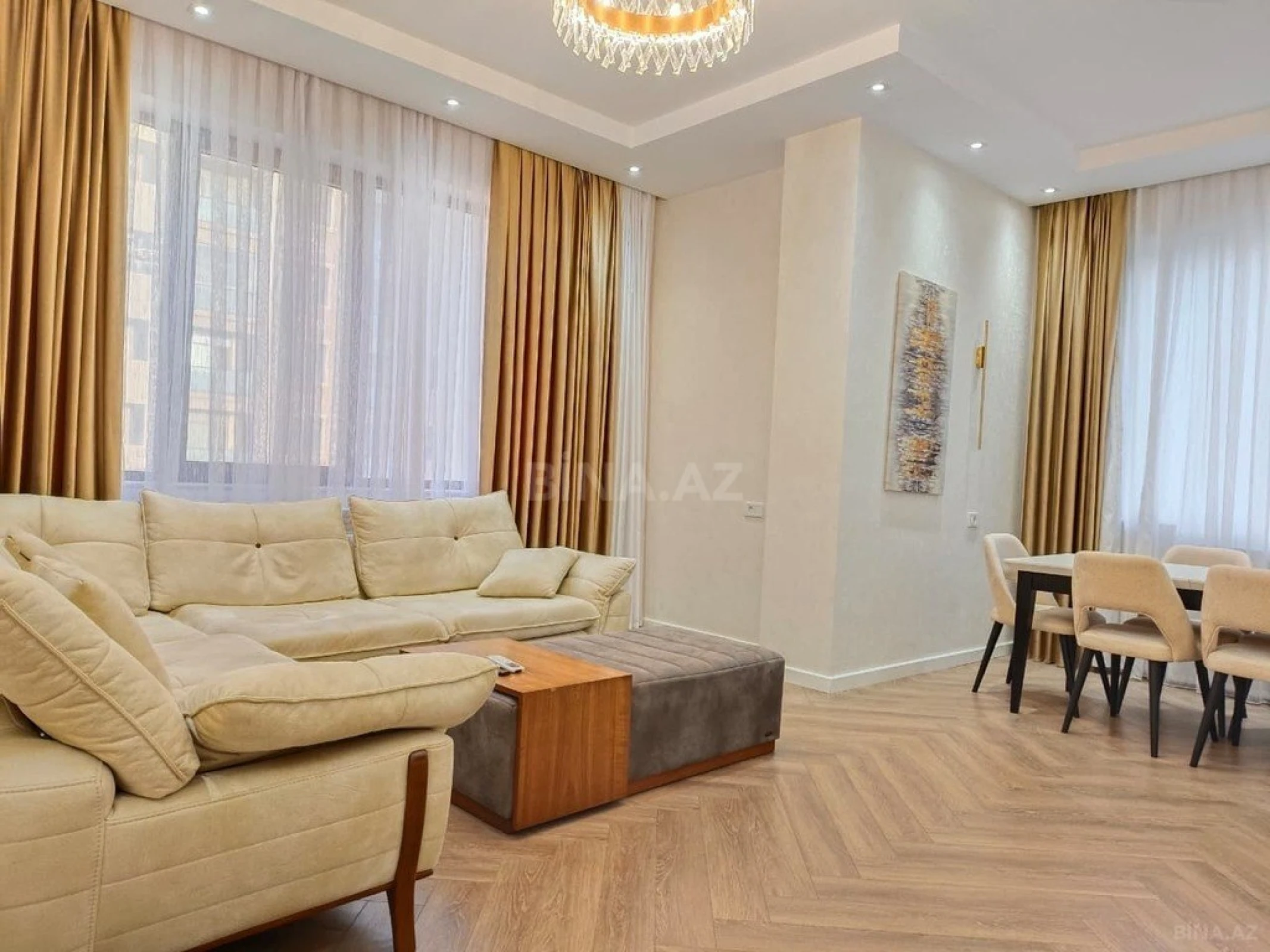 Kirayə verilir 3 otaqlı mənzil 118 m²