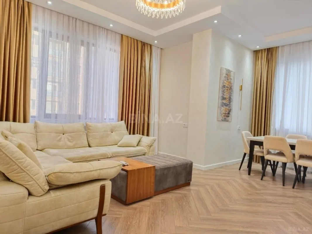Kirayə verilir 3 otaqlı mənzil 118 m²