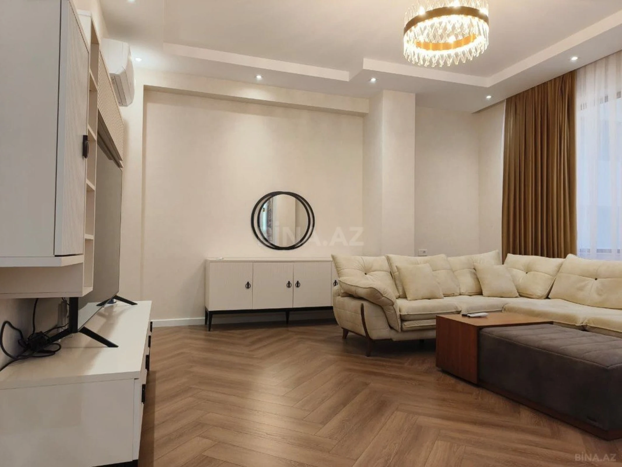 Kirayə verilir 3 otaqlı mənzil 118 m²