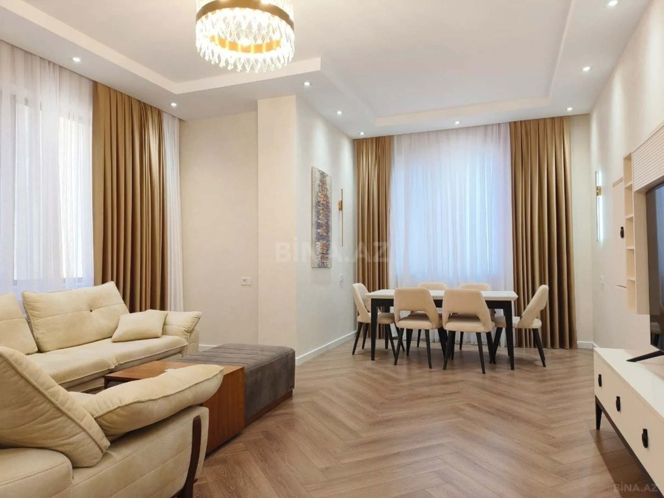 Kirayə verilir 3 otaqlı mənzil 118 m²