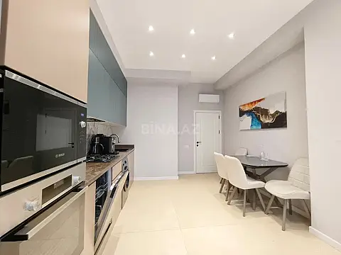 Kirayə verilir 3 otaqlı mənzil 118 m²