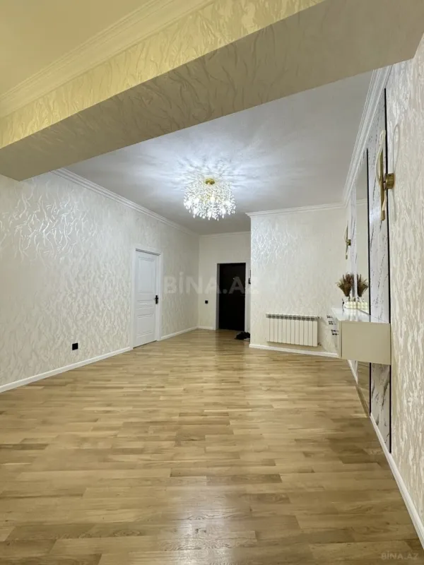 Satılır 3 otaqlı mənzil 125 m²