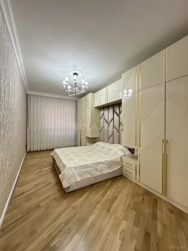 Satılır 3 otaqlı mənzil 125 m²
