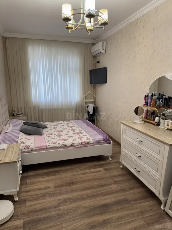 Satılır 4 otaqlı mənzil 101 m²