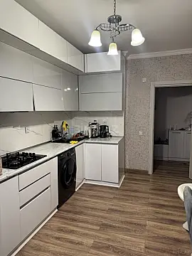 Satılır 4 otaqlı mənzil 101 m²