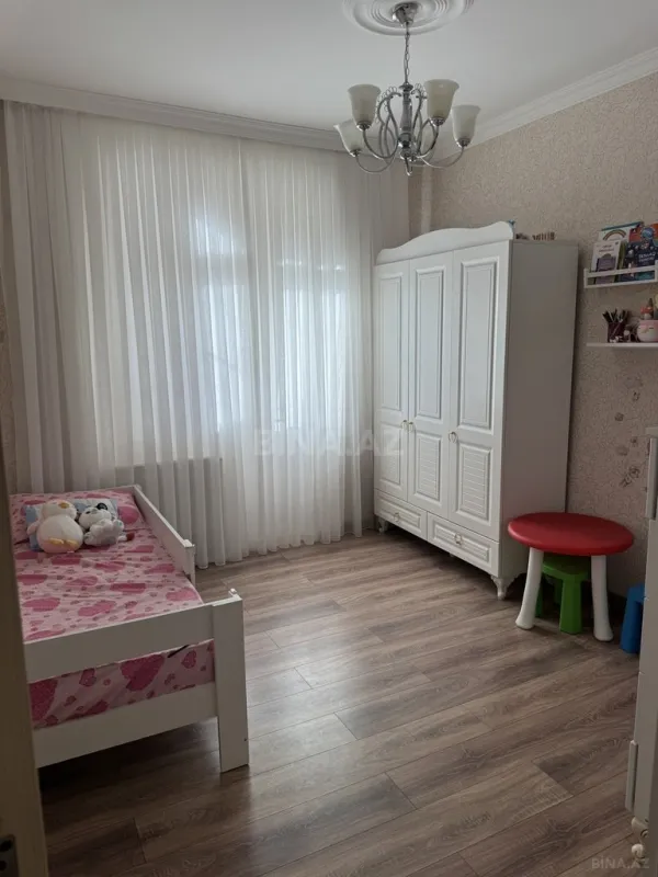 Satılır 4 otaqlı mənzil 101 m²