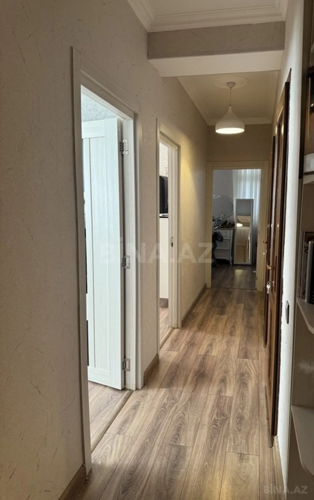 Satılır 4 otaqlı mənzil 101 m²