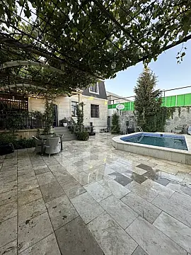 Satılır 4 otaqlı həyət evi 200 m²