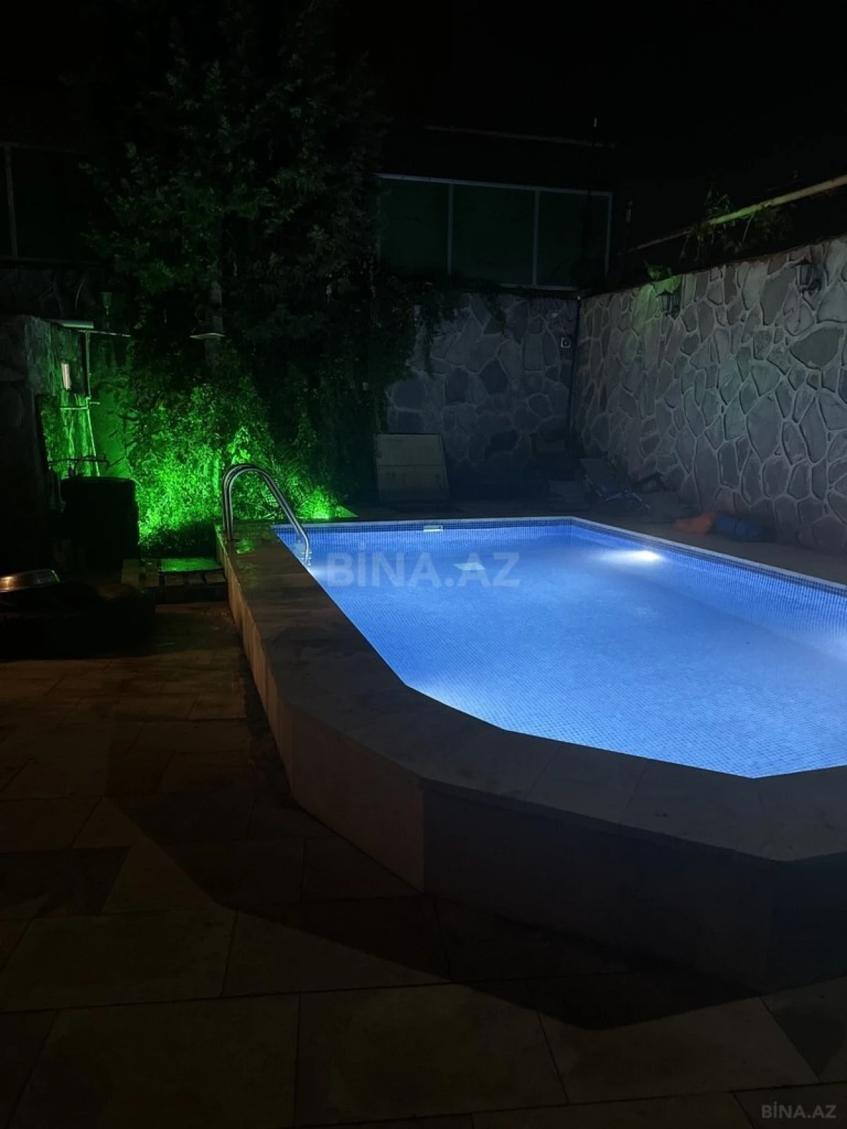 Satılır 4 otaqlı həyət evi 200 m²