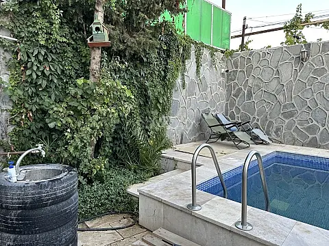 Satılır 4 otaqlı həyət evi 200 m²