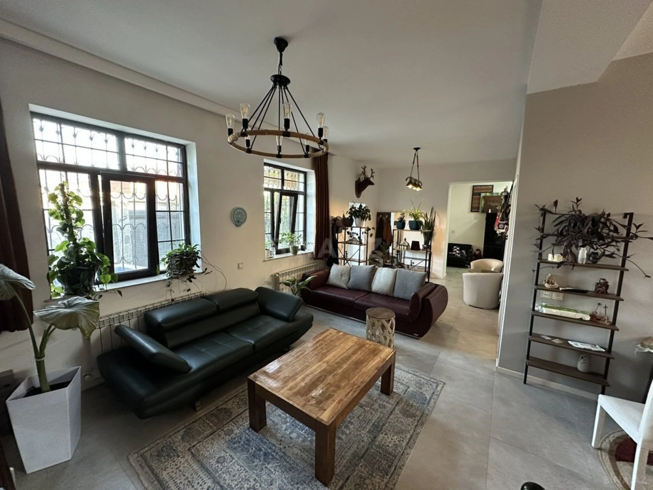 Satılır 4 otaqlı həyət evi 200 m²