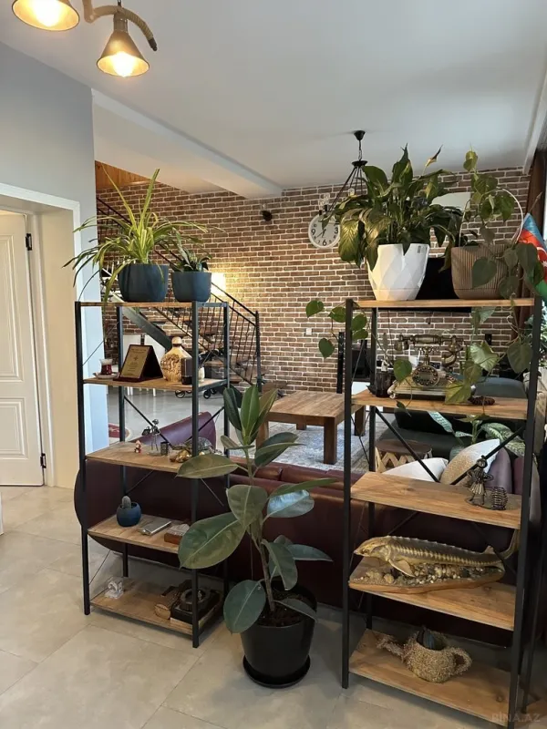 Satılır 4 otaqlı həyət evi 200 m²