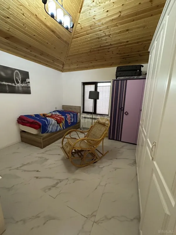 Satılır 4 otaqlı həyət evi 200 m²