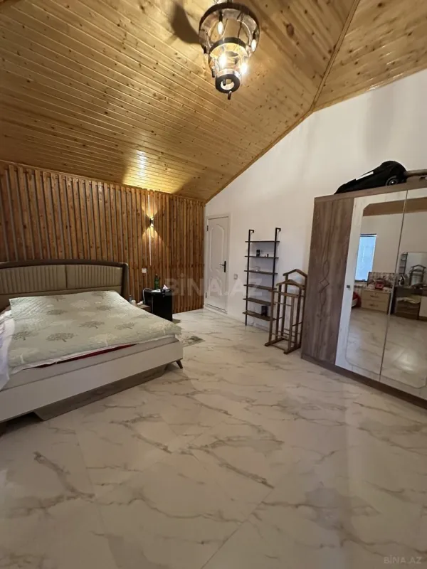 Satılır 4 otaqlı həyət evi 200 m²