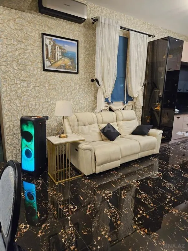 Kirayə verilir 4 otaqlı həyət evi 200 m²