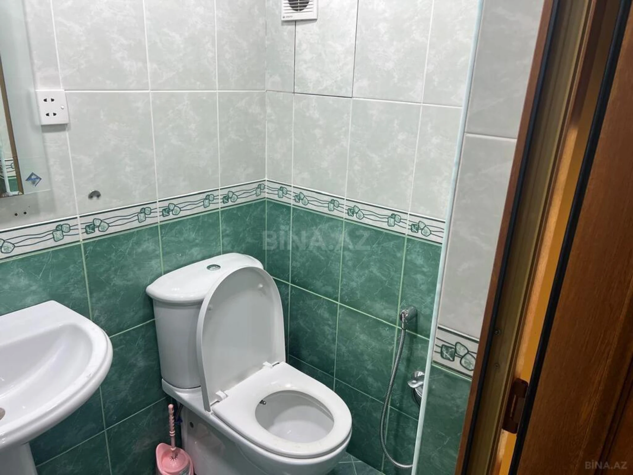 Satılır obyekt 225 m²