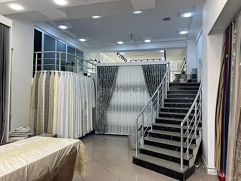 Satılır obyekt 225 m²