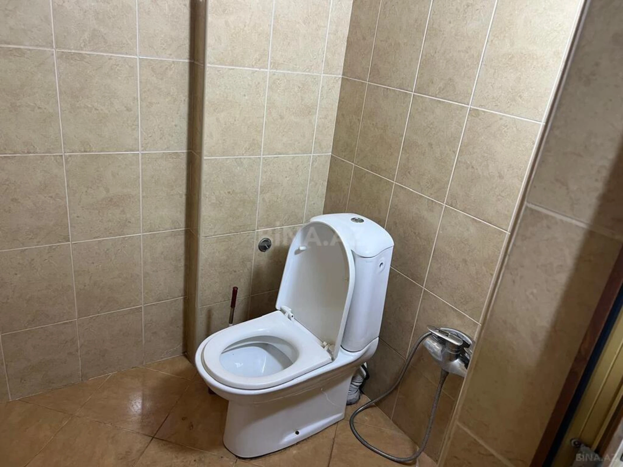 Satılır obyekt 225 m²