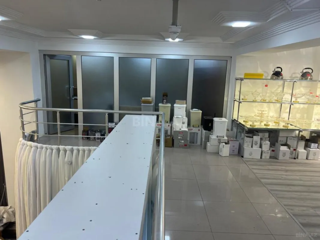 Satılır obyekt 225 m²