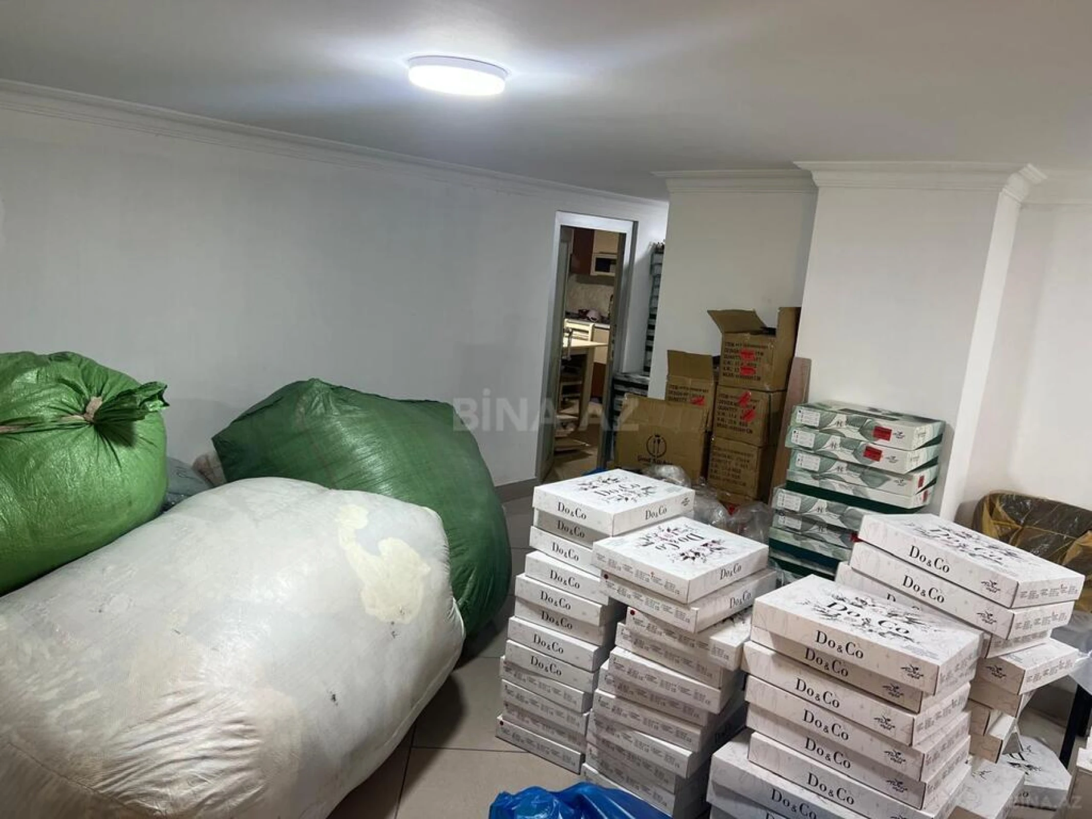 Satılır obyekt 225 m²