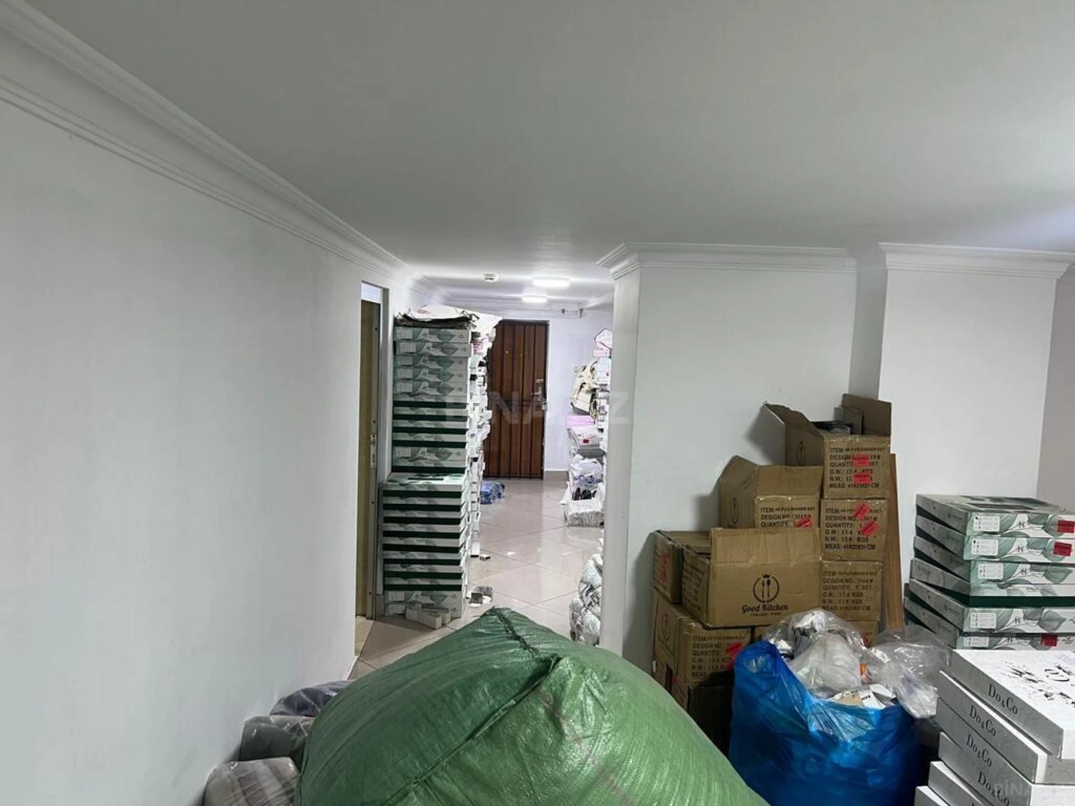 Satılır obyekt 225 m²