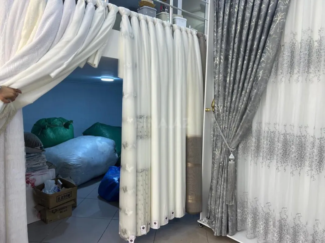 Satılır obyekt 225 m²