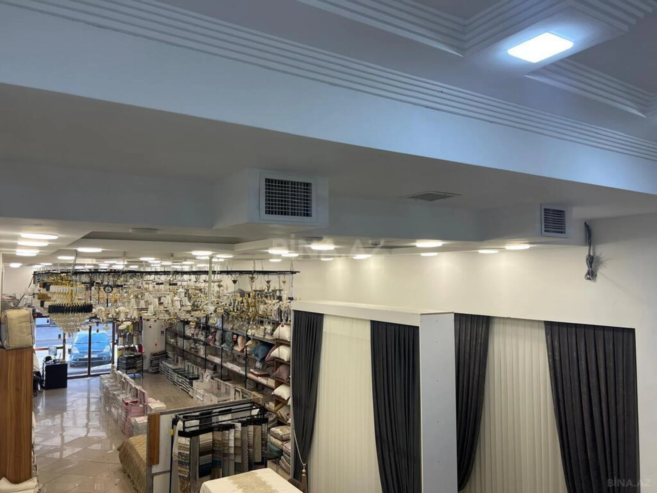 Satılır obyekt 225 m²