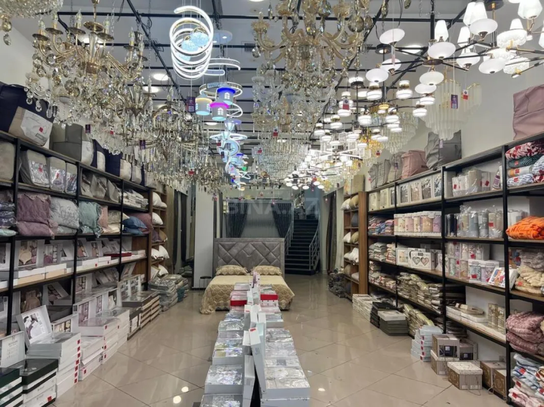 Satılır obyekt 225 m²