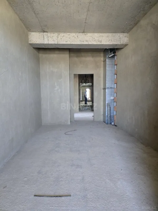 Satılır 3 otaqlı mənzil 178 m²