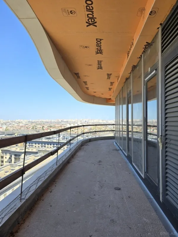 Satılır 3 otaqlı mənzil 178 m²