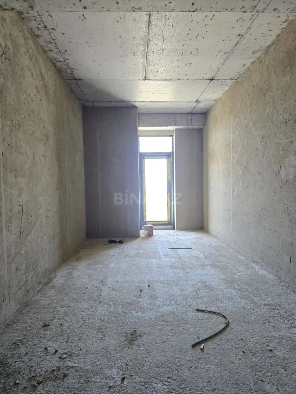 Satılır 3 otaqlı mənzil 178 m²