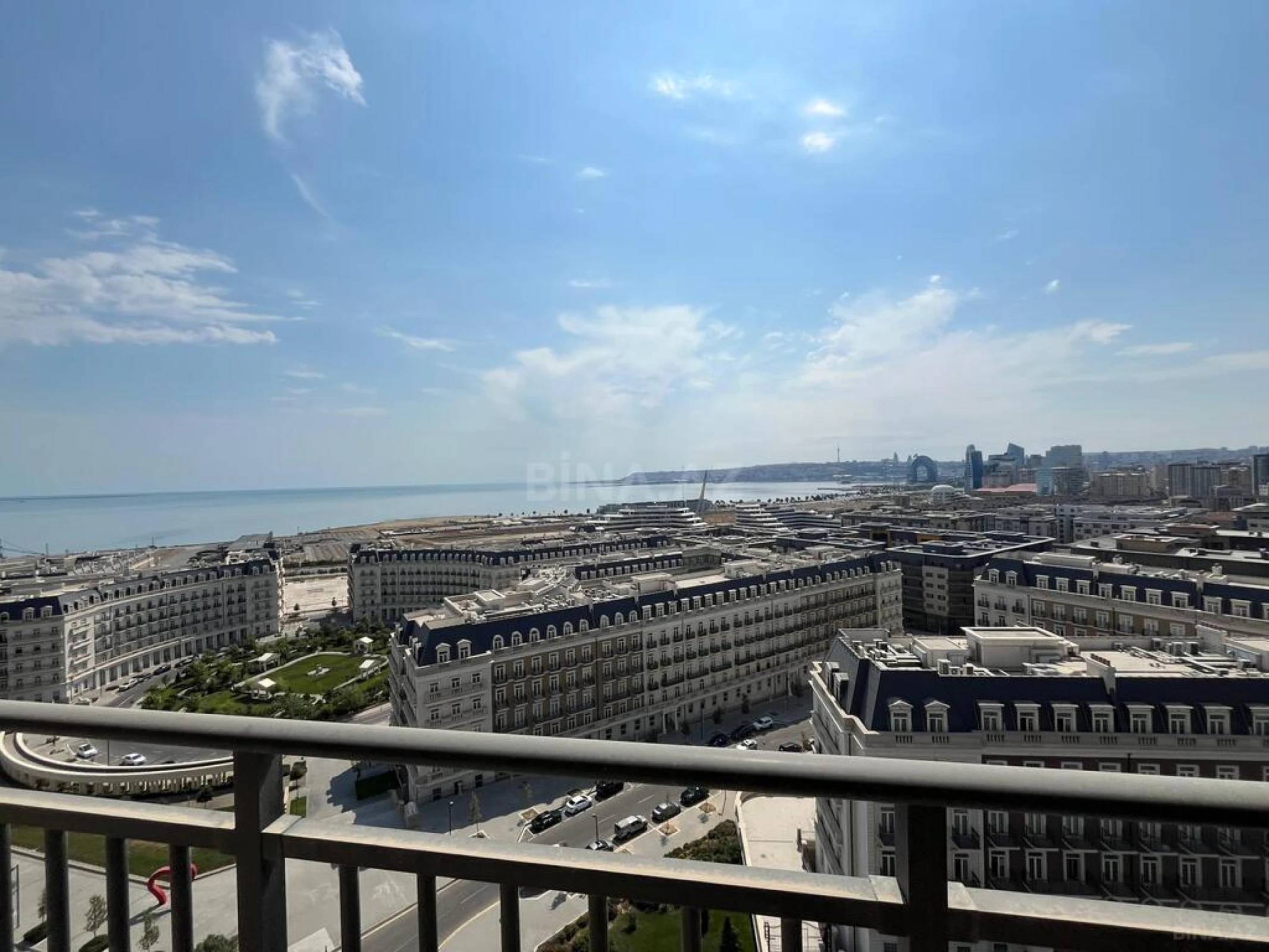 Satılır 5 otaqlı mənzil 225 m²