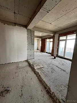 Satılır 5 otaqlı mənzil 225 m²