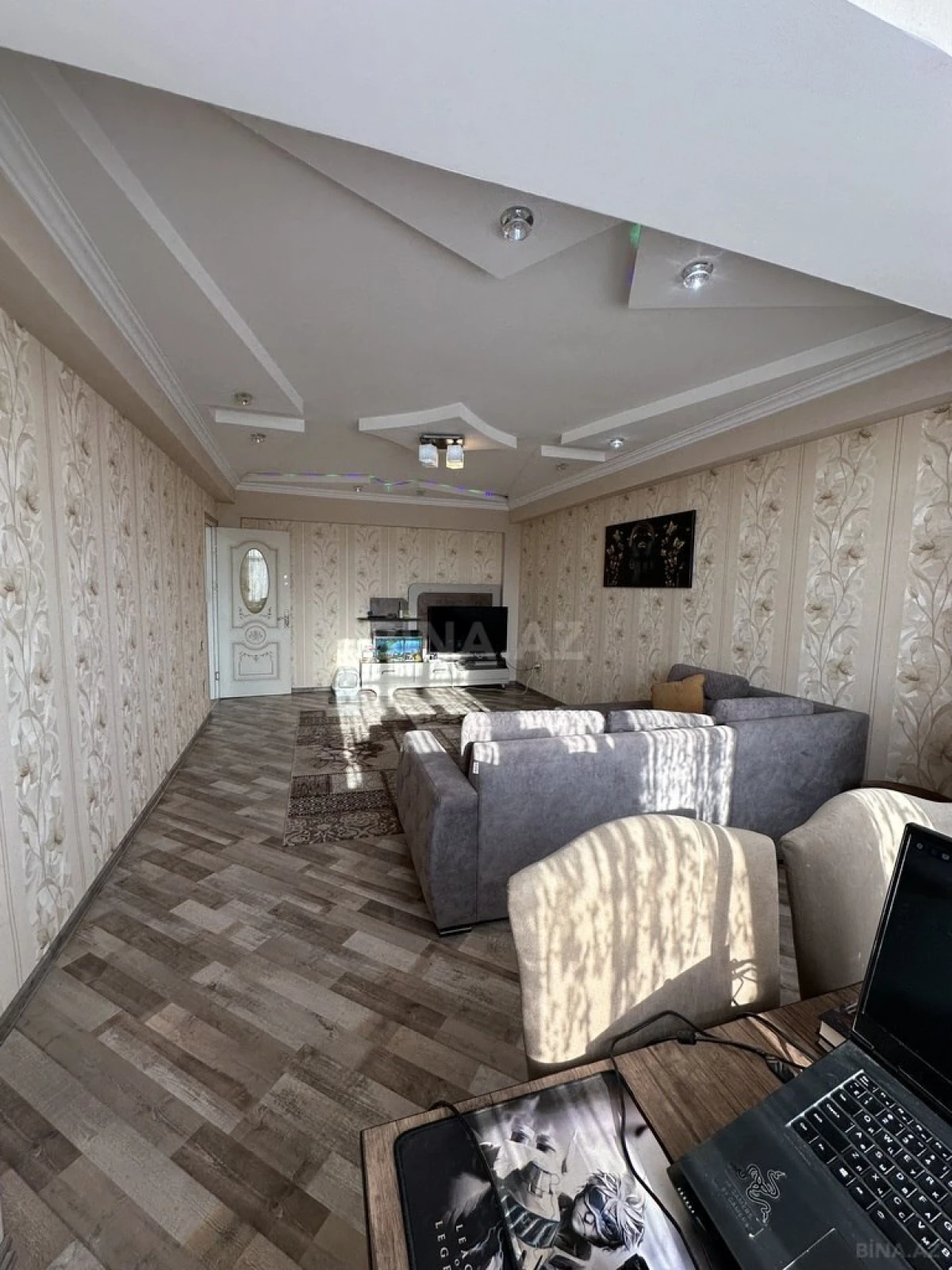 Satılır 3 otaqlı mənzil 130 m²