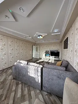 Satılır 3 otaqlı mənzil 130 m²