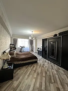 Satılır 3 otaqlı mənzil 130 m²