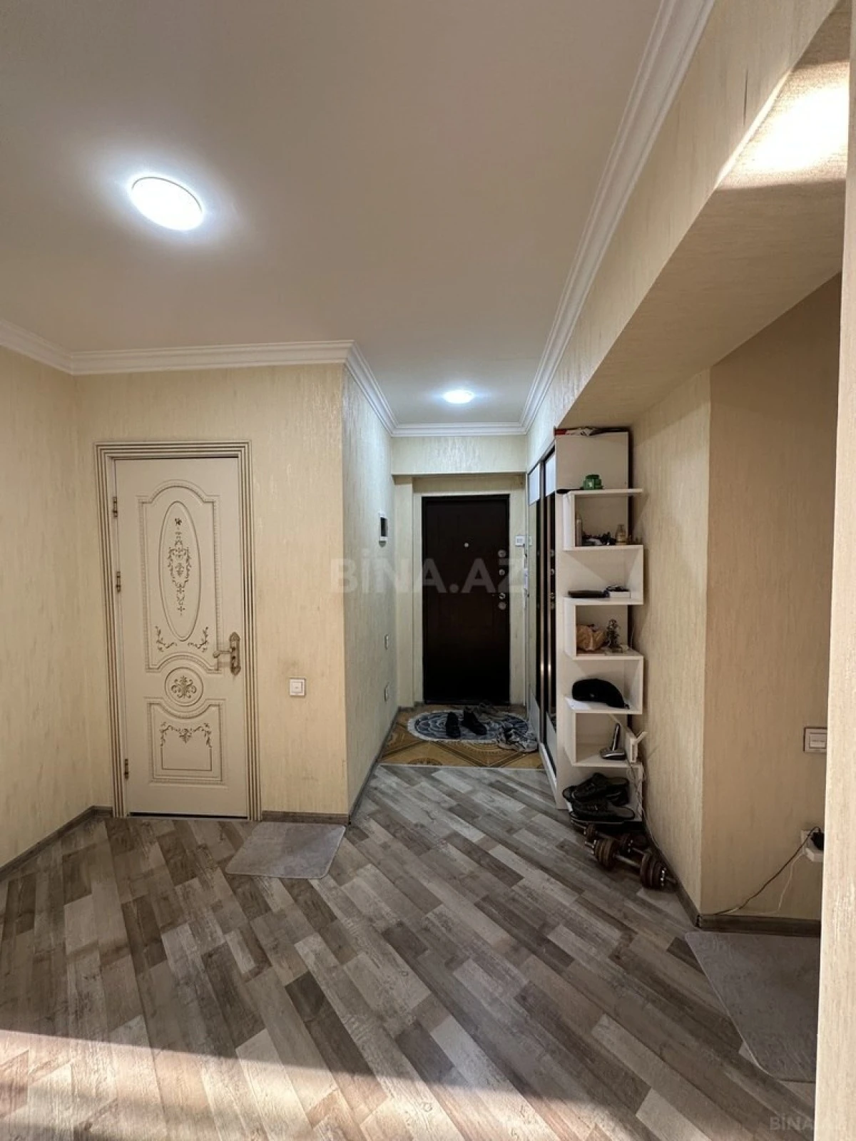 Satılır 3 otaqlı mənzil 130 m²