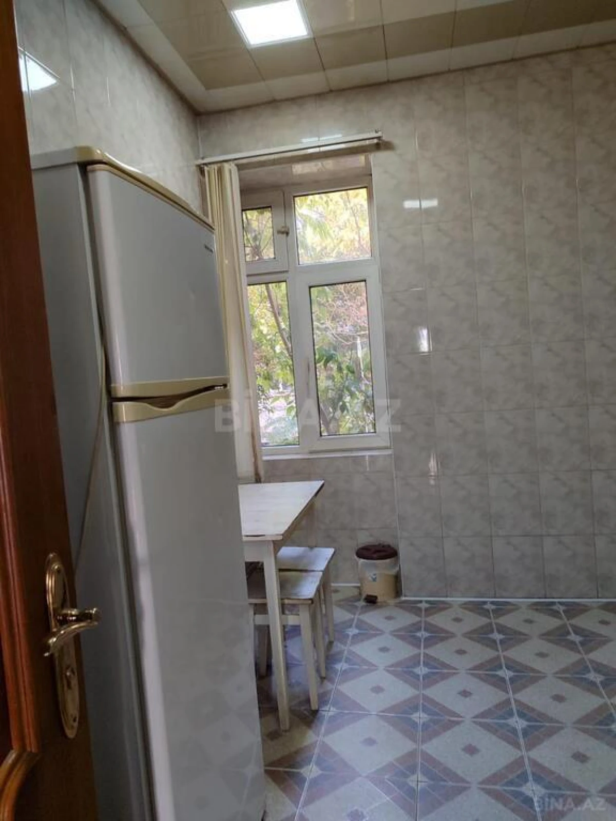 Satılır 4 otaqlı mənzil 100 m²