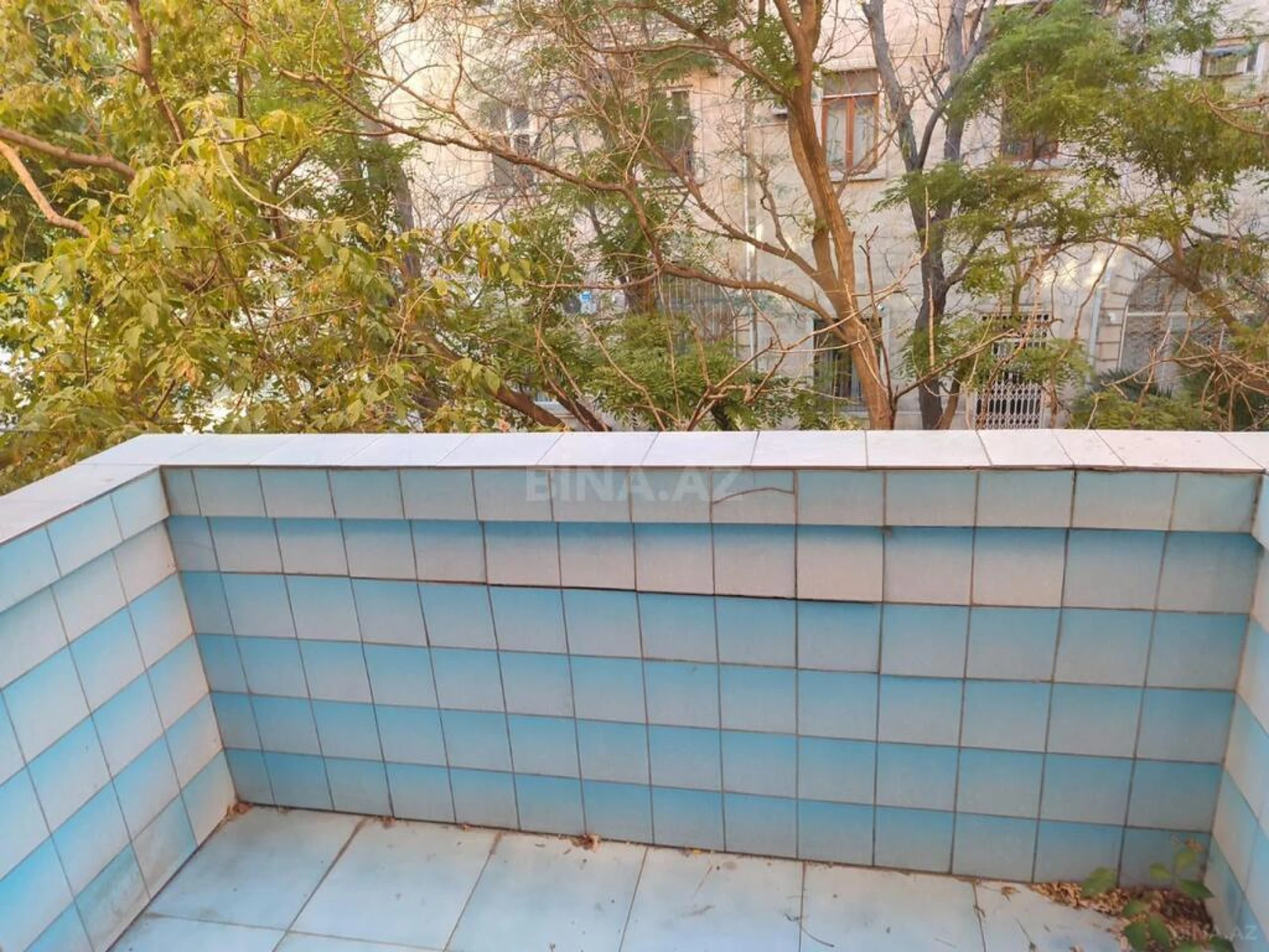 Satılır 4 otaqlı mənzil 100 m²