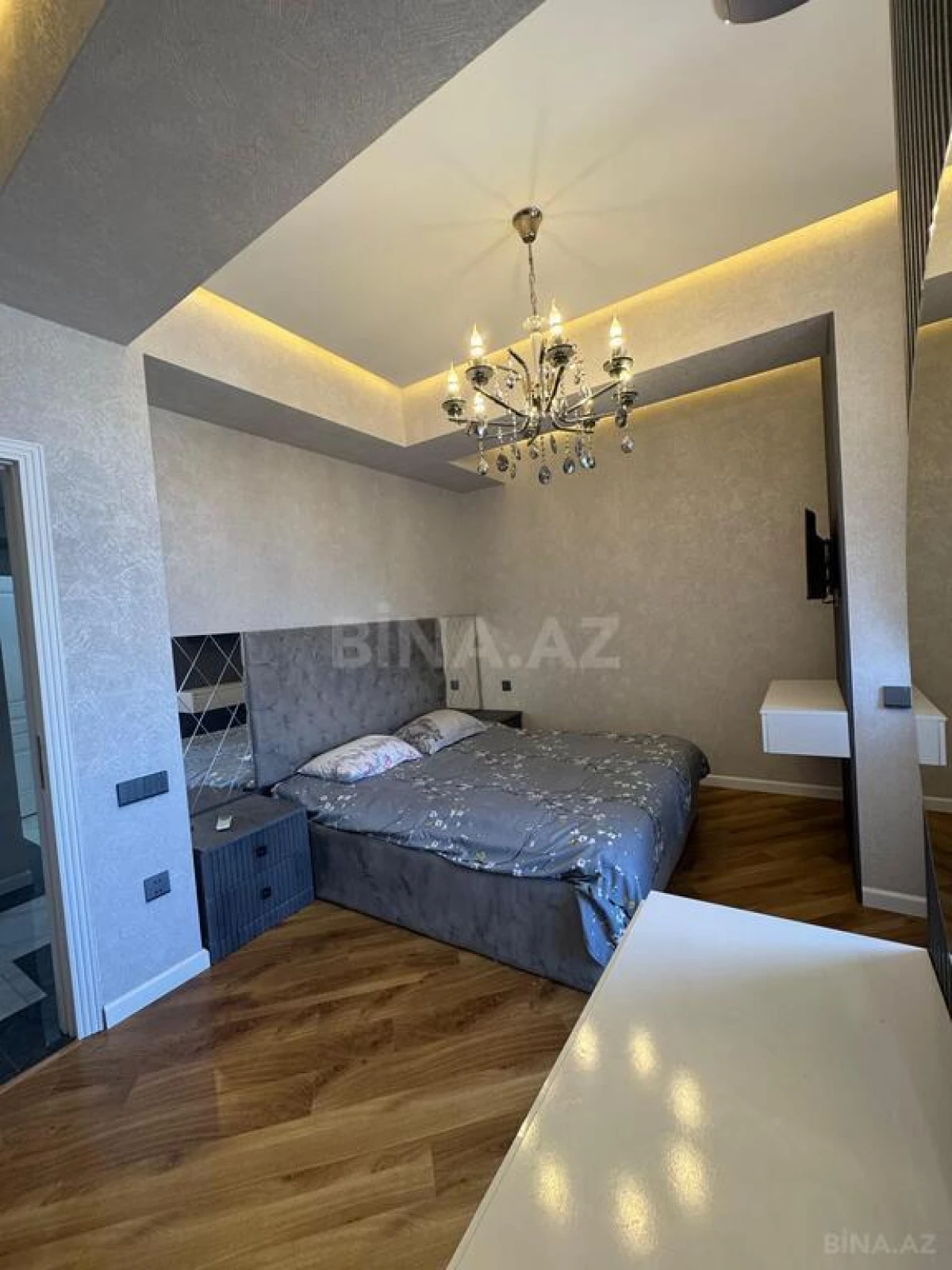 Satılır 3 otaqlı mənzil 136 m²