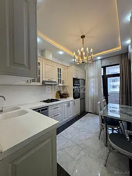 Satılır 3 otaqlı mənzil 136 m²