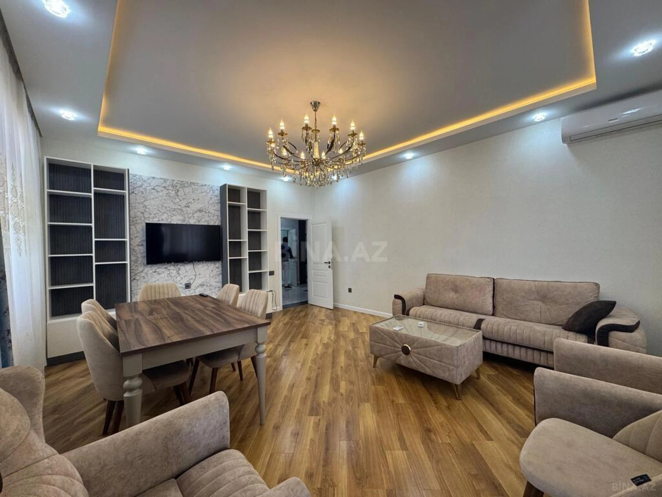 Satılır 3 otaqlı mənzil 136 m²