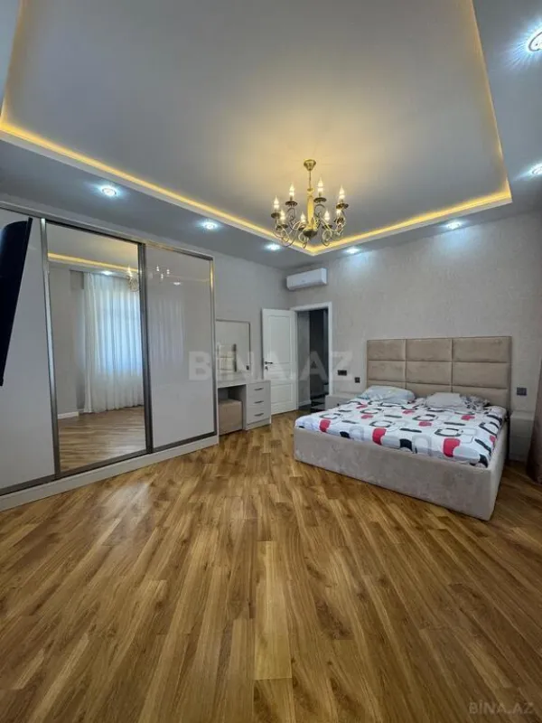 Satılır 3 otaqlı mənzil 136 m²