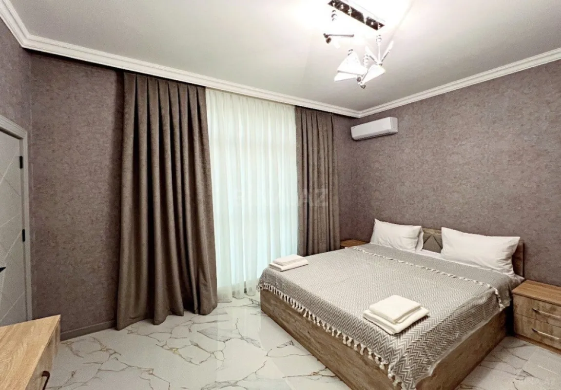 Kirayə verilir 6 otaqlı həyət evi 200 m²