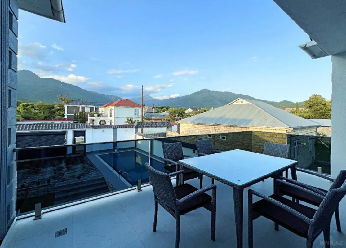 Kirayə verilir 6 otaqlı həyət evi 200 m²